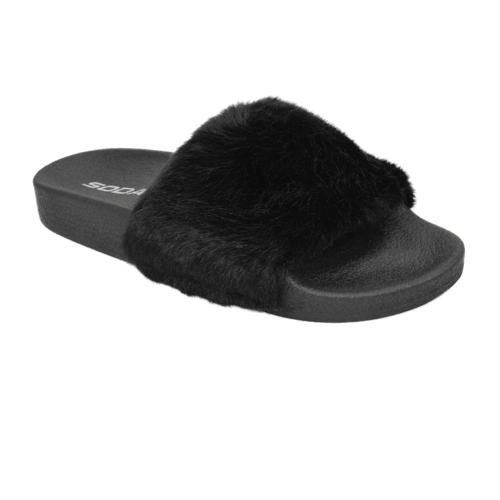 Soda Faux Fur Womens Black Slide Sandals